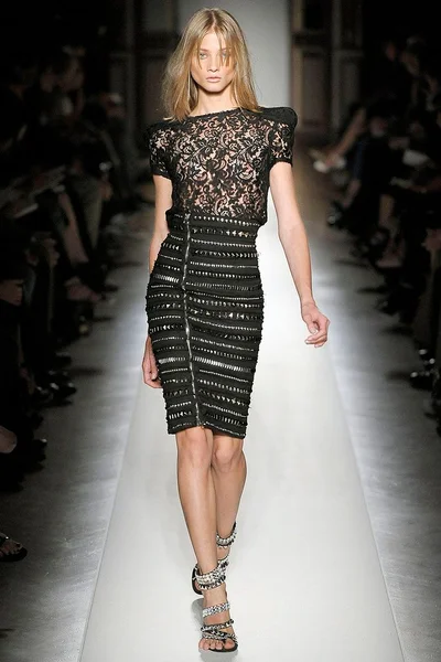 Look 18